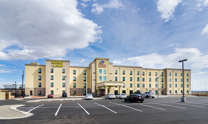 Sun Valley Hotel | Comfort Suites Near Denver Downtown