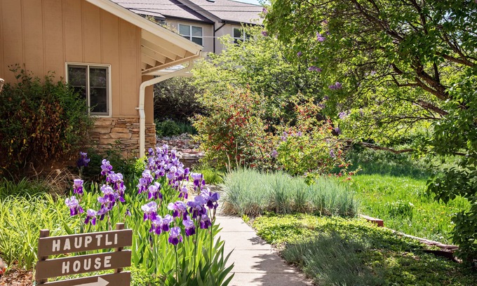 Glenwood Springs House | Comfortable Mountain Home Near Downtown Glenwood & 15 mi. to Skiing!