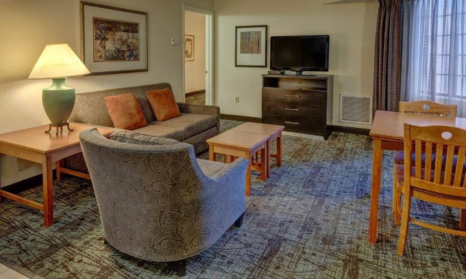 Glendale Condo | Condo ∙ 2 bedrooms ∙ 6 guests