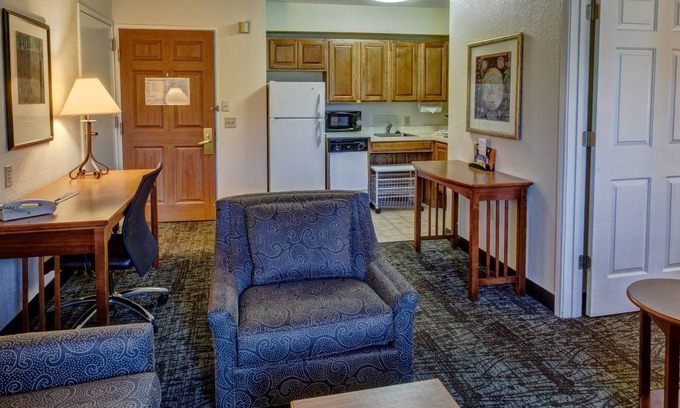 Glendale Condo | Condo ∙ 2 bedrooms ∙ 8 guests