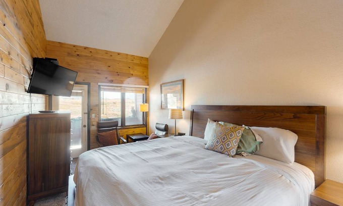 Granby Condo | Condo ∙ 2 guests