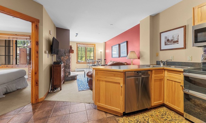 River Run Condo | Condo in River Run w/Mountain Views, Short Walk to Gondola/Shops/Restaurants