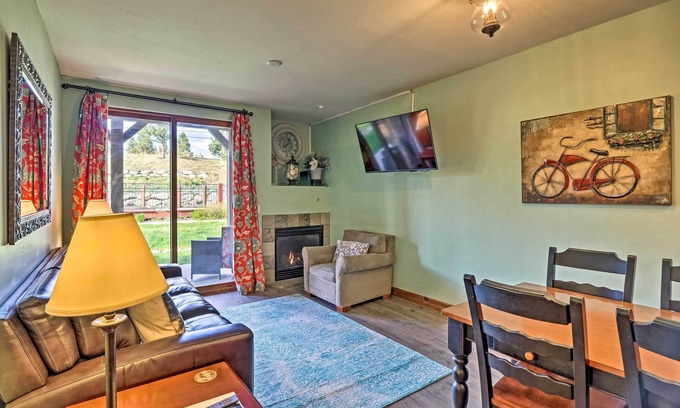 The Highlands Condo | Couple's Ski Condo: 1 Mi to Breckenridge Golf Club