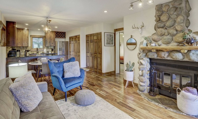 Baldy Mountain Condo | Cozy Breck Condo w Mountain Views and at the Bus Stop