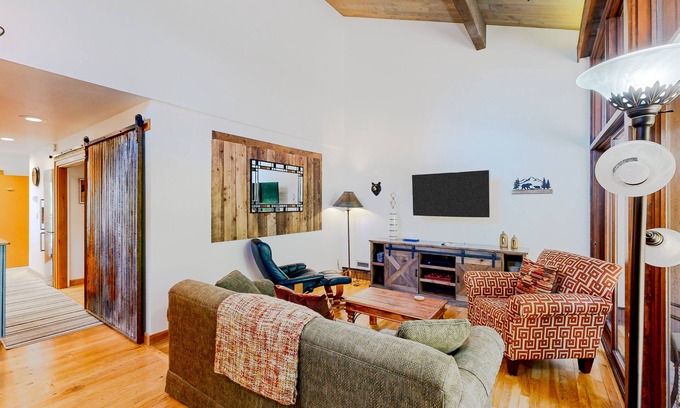 Purgatory Condo | Cozy condo with community amenities, nearby skiing, & expansive views
