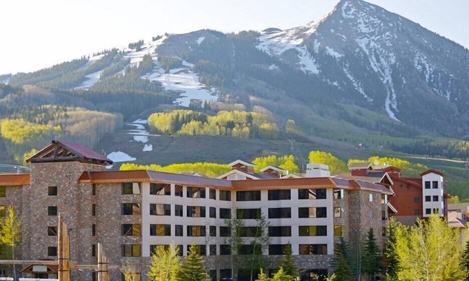 Crested Butte Condo | Cozy + Elegant Mountain Condo with Sauna Access!