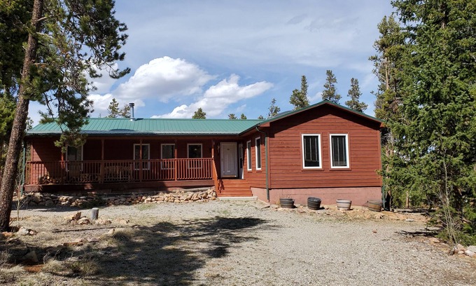 Warm Springs House | Cozy Mountain Home--Mountains, Mines, Trails. Skiing 40 min