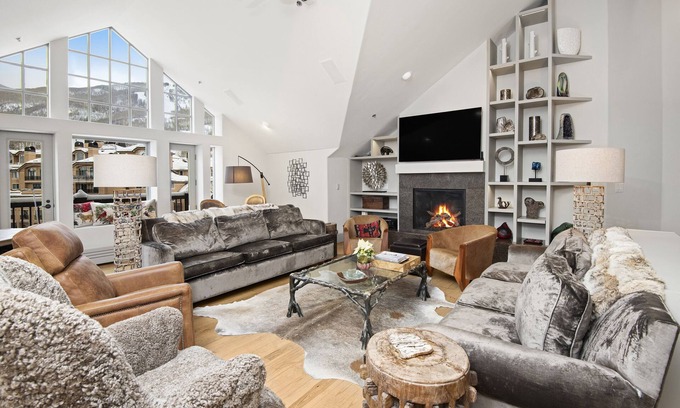 Beaver Creek Condo | CRBC - Luxe Penthouse, Ski in/out, Best Location, Walk to Ski School, Shops