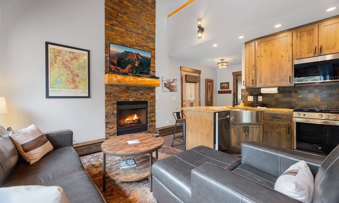 Fall River Estates Condo | Creekside Suite 09 River View!