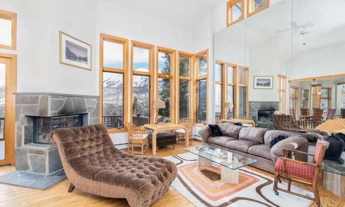 Mountain Village House | Crystal