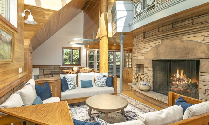 Vail House | Discover an Architectural Gem West
