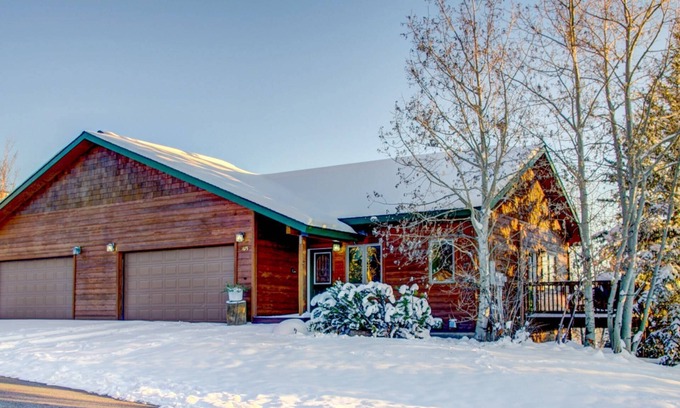 Steamboat Springs House | Dog-Friendly Mountain Retreat–Epic Views, Near Trails,&Ski, Private Deck w/Views,Garage, W/D in Unit