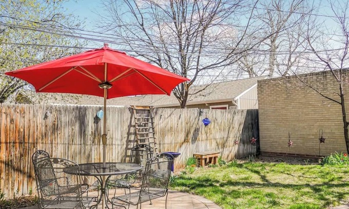 Rosedale House | DU Two Bedroom Home Near Campus/Restuarants/Bars