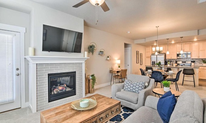 Centerra Apartment | Elegant Loveland Condo Less Than 5 Mi to Old Town!