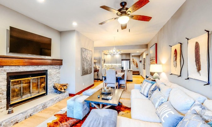 Avon House | Elegant Sun River