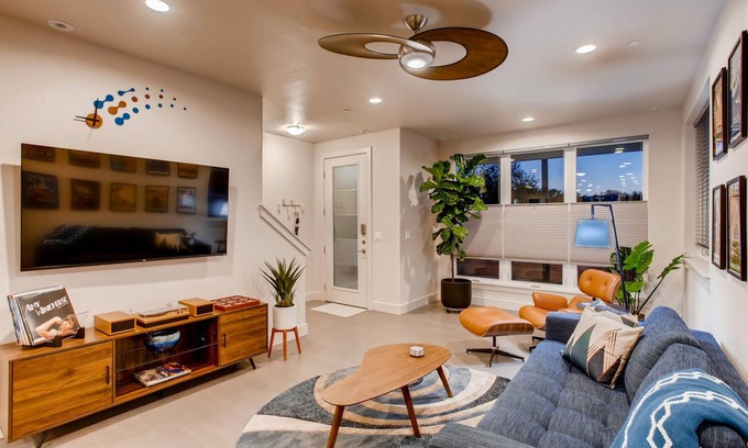 Old Town North House | Elegant Townhome near Old Town, Breweries & River!