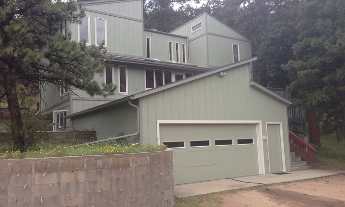 Estes Park House | Estes Park Retreat, Hot Tub, Fireplace, Sleeps 14, Wildlife, Private, Convenient