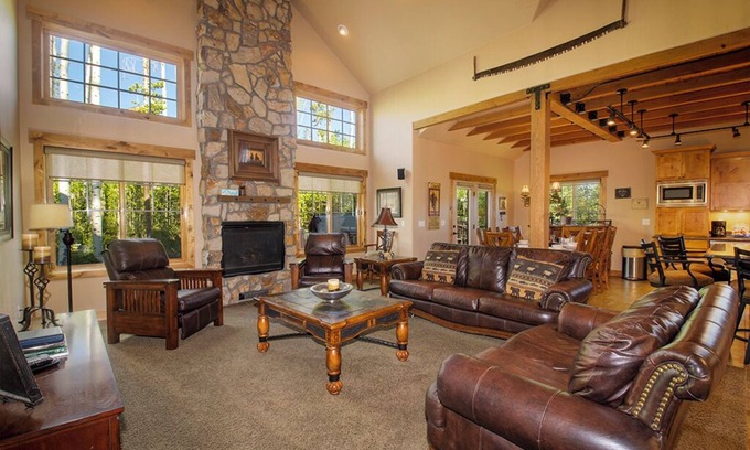 Winter Park House | Exceptional 5 bedroom home private HT, sleeps 12, close to town