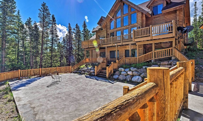 Alma Cabin | Expansive Alma Cabin w/Hot Tub & Mountain Views!