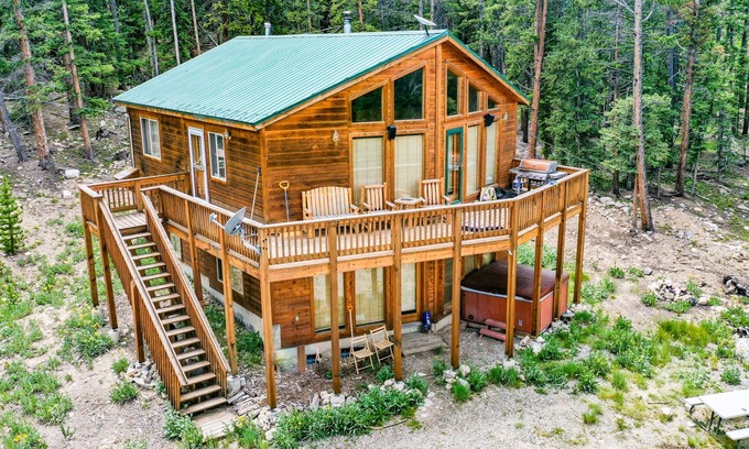 Valley of the Sun Cabin | Family Friendly Home w/Game Room, Hot Tub, Telescope, Starlink Internet - Lunar View