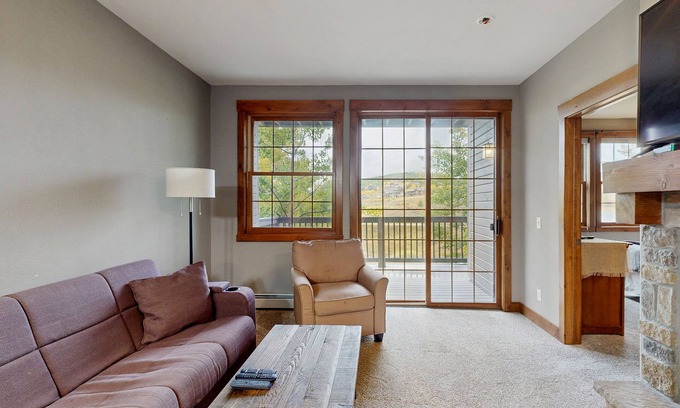 Granby Condo | Family home w/private washer/dryer, free WiFi, shared hot tub, & gas fireplace