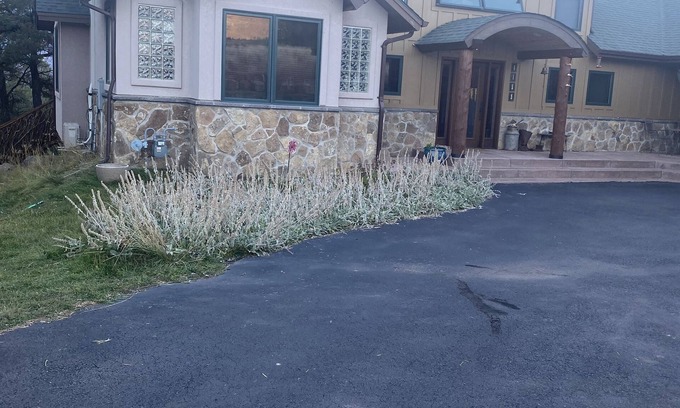 Elk Springs House | Family mountain home on 3 acres. 3,700 SF.