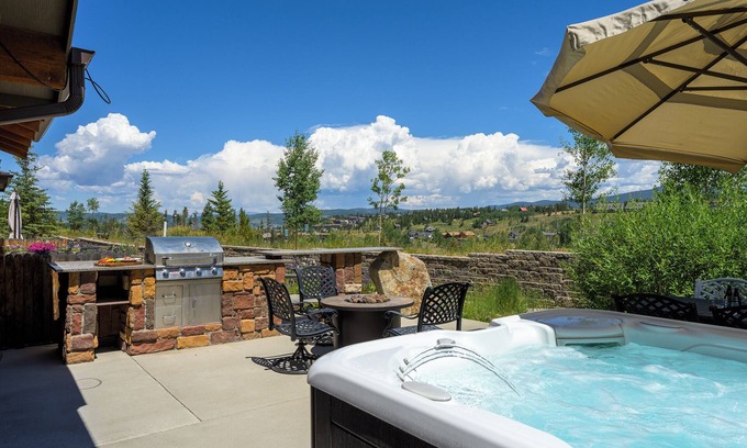 Fraser Condo | Fraser condo with Mountain Views | Hot Tub & Patio