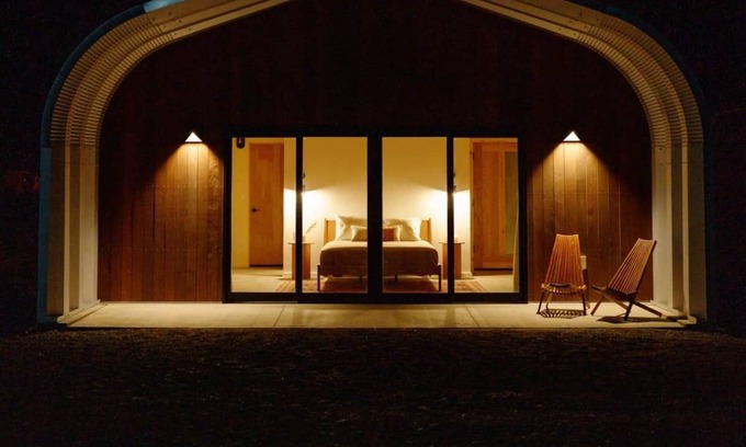 Center House | Frontier Drive-Inn | Suite 12