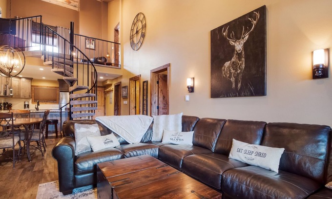 Historic District Condo | Fully remodeled family friendly condo 2 blocks to Main St - 2 king suites