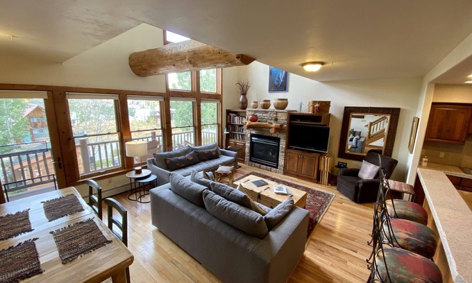 Crested Butte House | Getaway in CB @ this 3 bedroom Treasury Point Condo, Best Views! Common Hot Tub