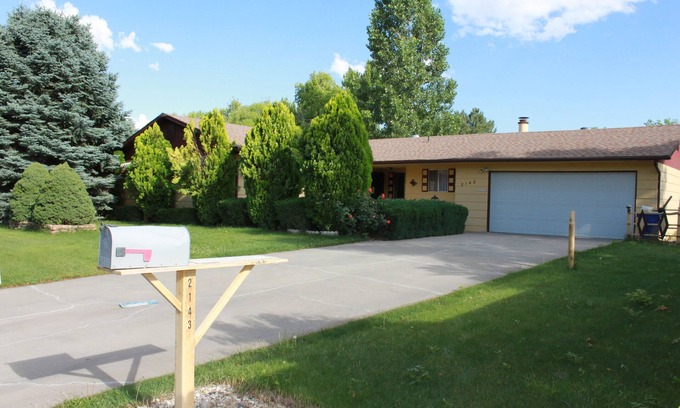 Redlands House | Golf - Winery - Hike - Bike