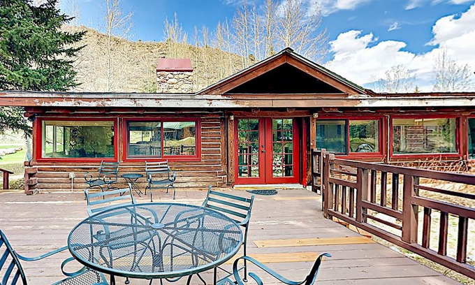 Intermountain House | Gore Creek House w/ Hot Tub, Fireplace & Deck - 4.2 Miles to Vail Ski Resort