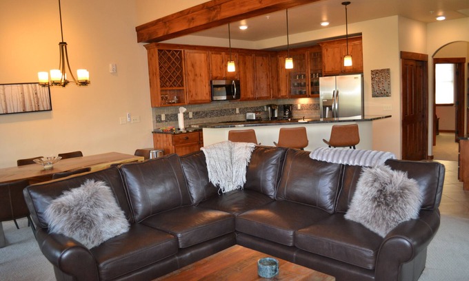 Fraser Condo | Gorgeous luxury top floor condo! Stunning Mountain Views! Private decks! Garage
