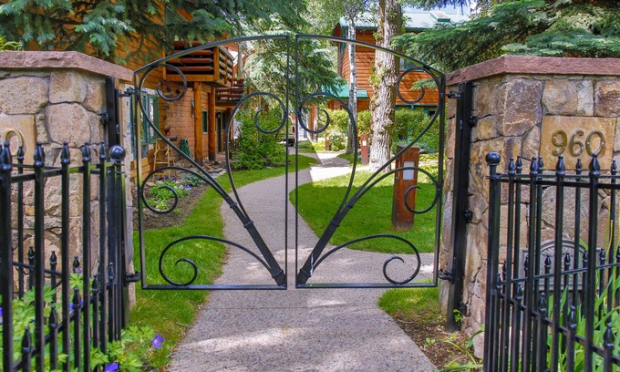 Aspen House | Gorgeous remodel, Fantastic Location! Amazing Aspen Luxury home walk to Gondola