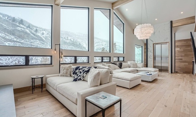 Intermountain House | Gorgeous Residence, Hot Tub, Game Room, Minutes to Slopes