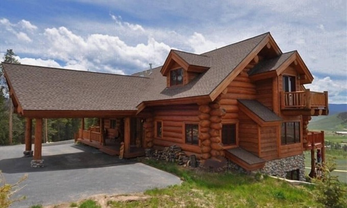 Granby House | Grand Luxury Mountaintop Lodge, Amazing Views,16+,Hike,Bike, Ski, Boat, ATV