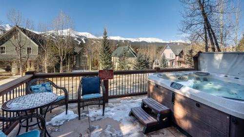 Weisshorn House | Great Raven Grande