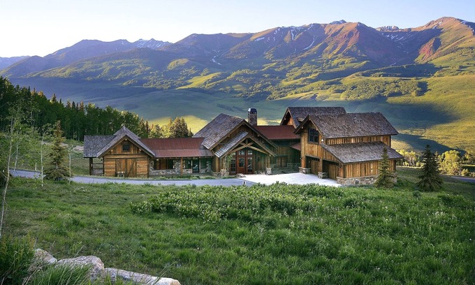 Crested Butte House | Gunsight Lodge/Ski-in Ski-out 6 Bed Home on the Slopes/Hot Tub/Sauna/Game Room!