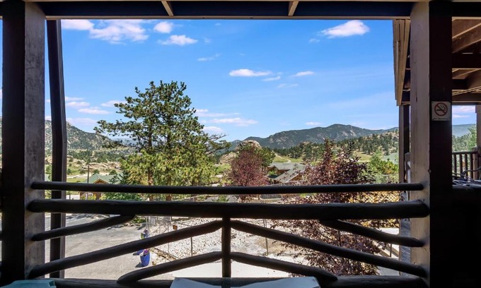 Estes Park Apartment | Hallett Peak 101 Condo