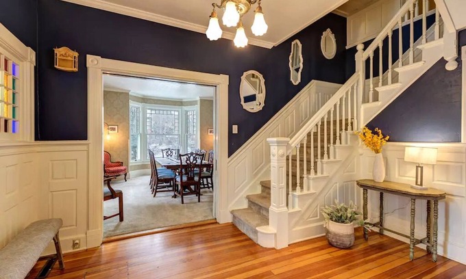 Manitou Springs House | 🎩Historic Mansion & Carriage House, Manitou Springs Main St, sleeps 20 adults+ Kids 🛏️