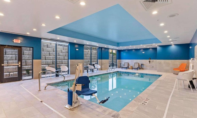 Colorado Springs Hotel | Hotel ∙ 127 guests