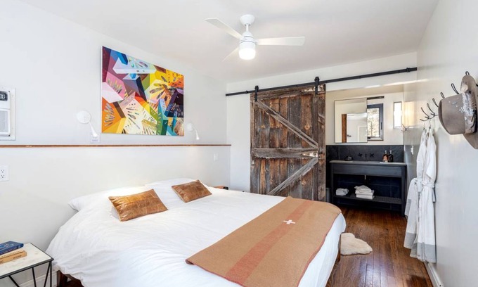 Naturita House | House ∙ 1 bedroom ∙ 2 guests