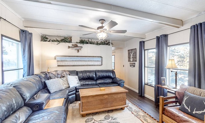 Florissant House | House ∙ 2 bedrooms ∙ 5 guests