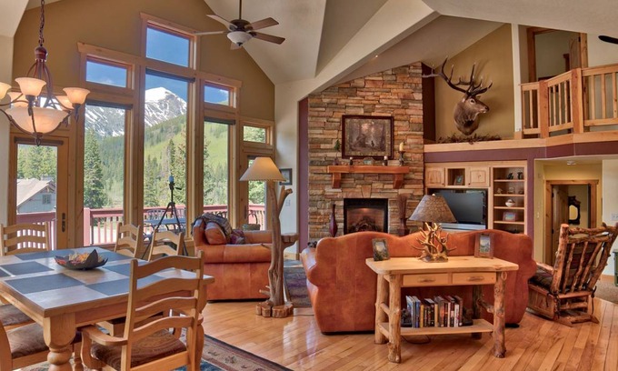 Blue River House | House ∙ 3 bedrooms ∙ 8 guests
