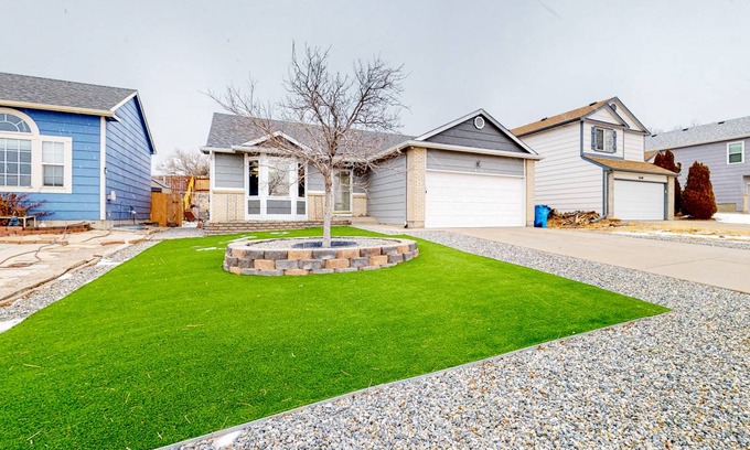 Cimarron Hills House | House ∙ 4 bedrooms ∙ 13 guests