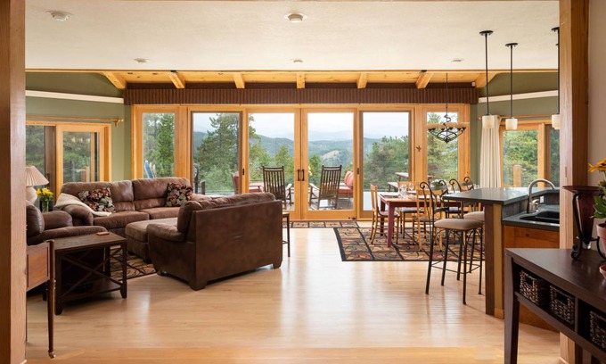 Coal Creek House | House ∙ 4 bedrooms ∙ 8 guests