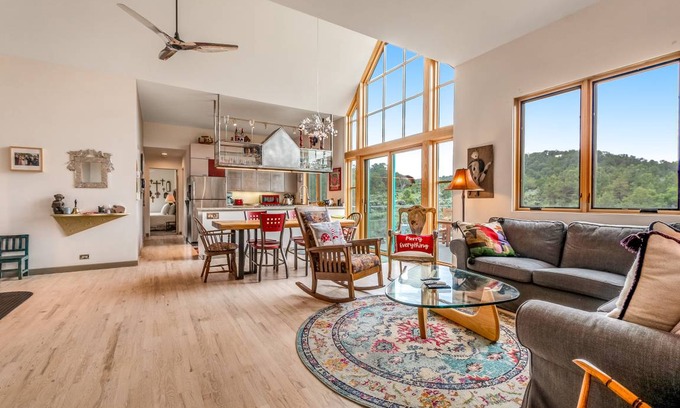 Missouri Heights House | House ∙ 5 bedrooms ∙ 7 guests