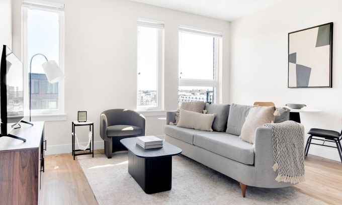Hale Apartment | Ideal Congress Park 1BR w/ Gym & Pool, near shops & dining, by Blueground
