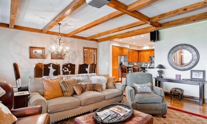 Avon Condo | Incredible Mountain 2 Bedroom Condo
