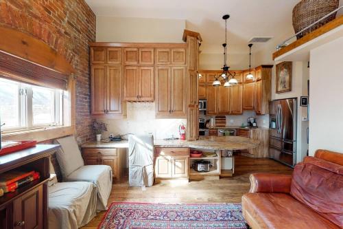 Historic Downtown Durango Hotel | Jarvis #303